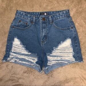 Boohoo Distressed Denim Mom Shorts Size 4